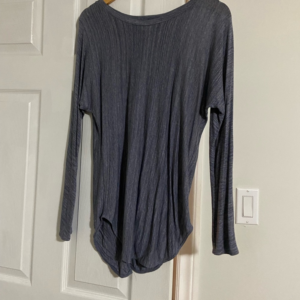 Wilfred (Aritzia) women’s open back tie shirt